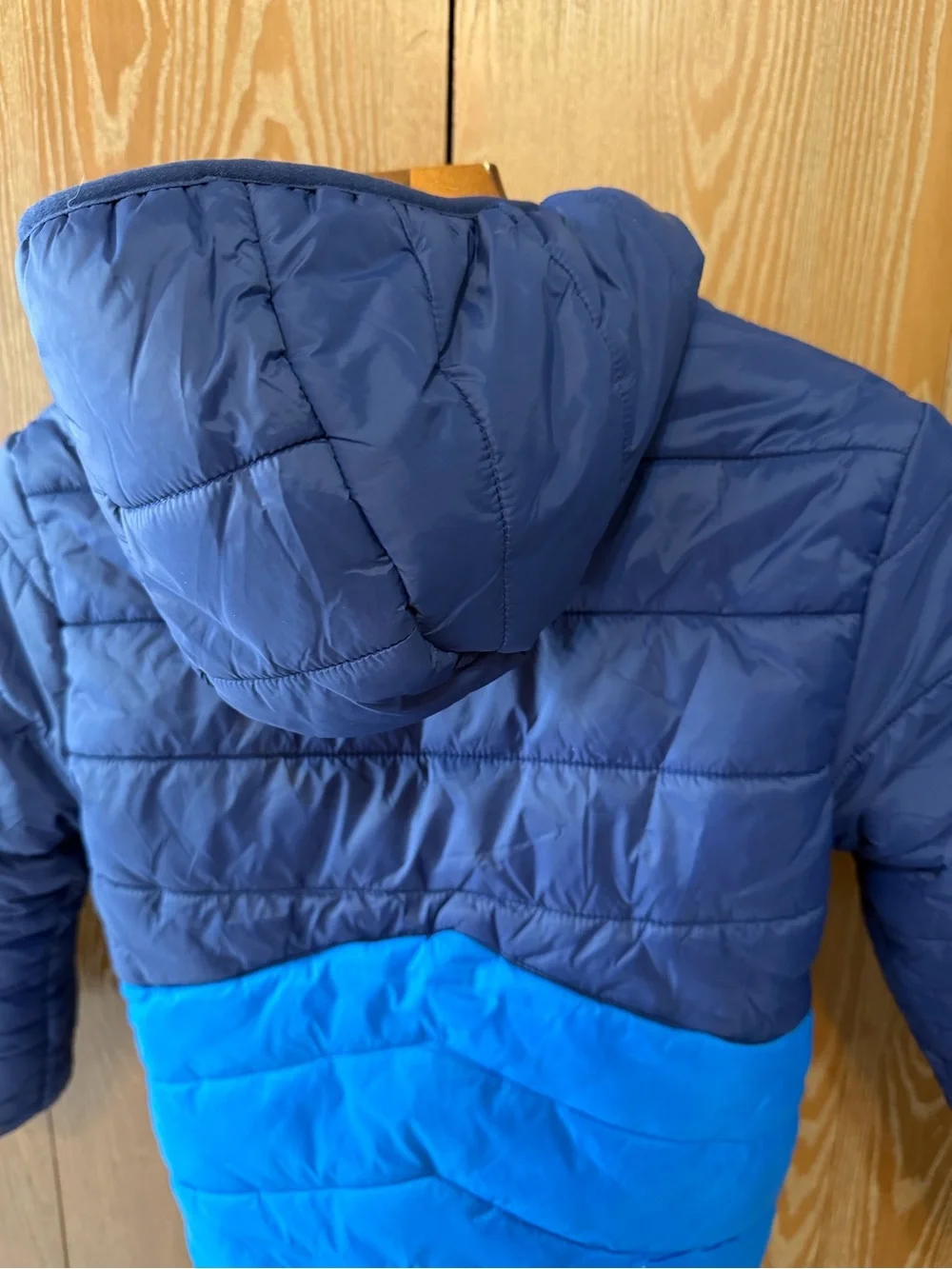 Eddie Bauer reversible Kids Hooded Puffer Jacket in Dark Blue & Bright Blue